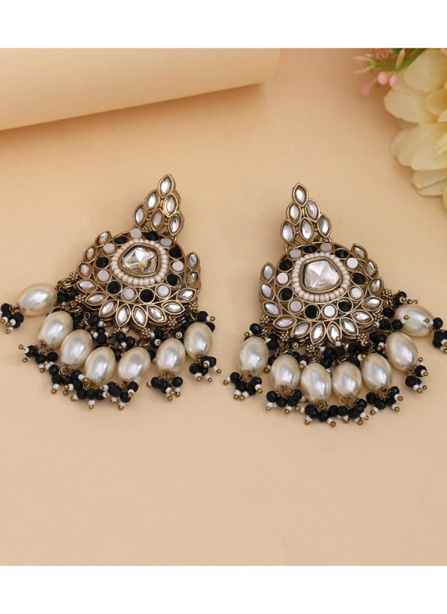   Wedding Wear  Black Color Kundan Earrings